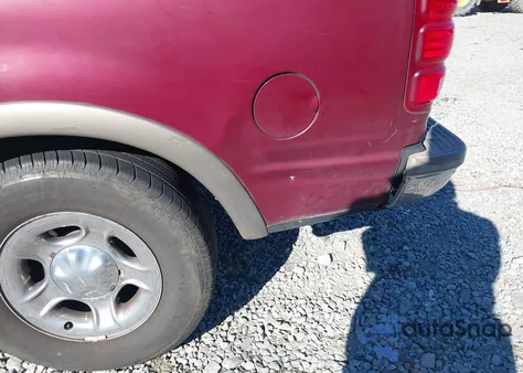 2000 Ford Expedition Eddie Bauer z USA, uszkodzony, nr VIN 1FMRU17L2YLA52057